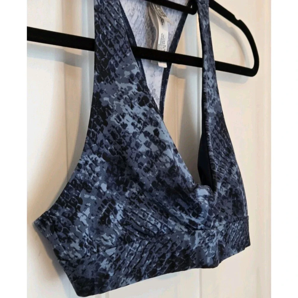 Victoria's Secret PINK Ultimate Twist Front Sports Bra Blue Snake - Size M